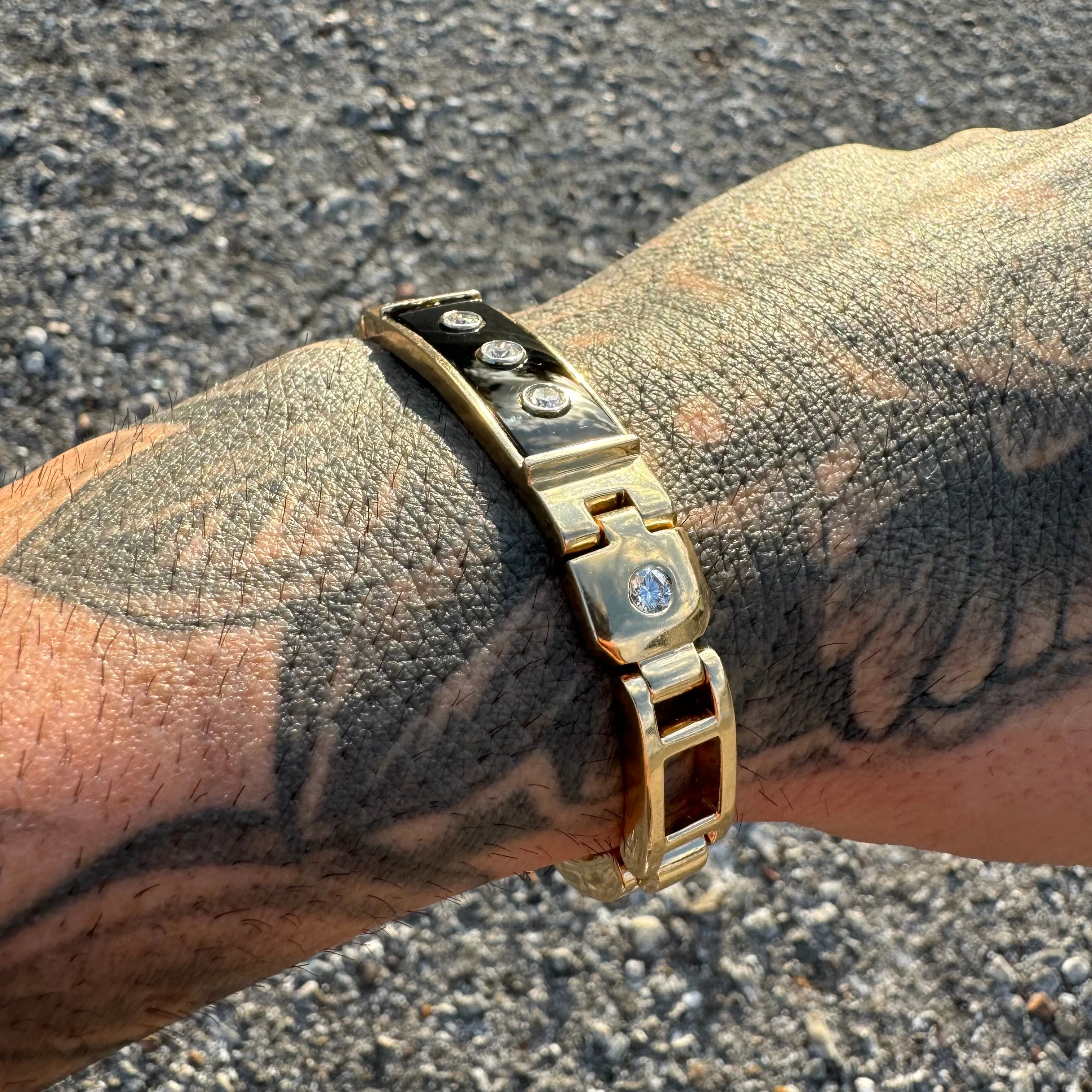 1980’s Solid 14k Yellow Gold 1.0ctw Natural Diamond Black Onyx Heavyweight Bracelet (7.5”)