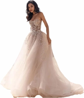 2025 Elegant A-Line Wedding Party Gowns Sweetheart Court Train Sleeveless Lace Appliques Prom Dress