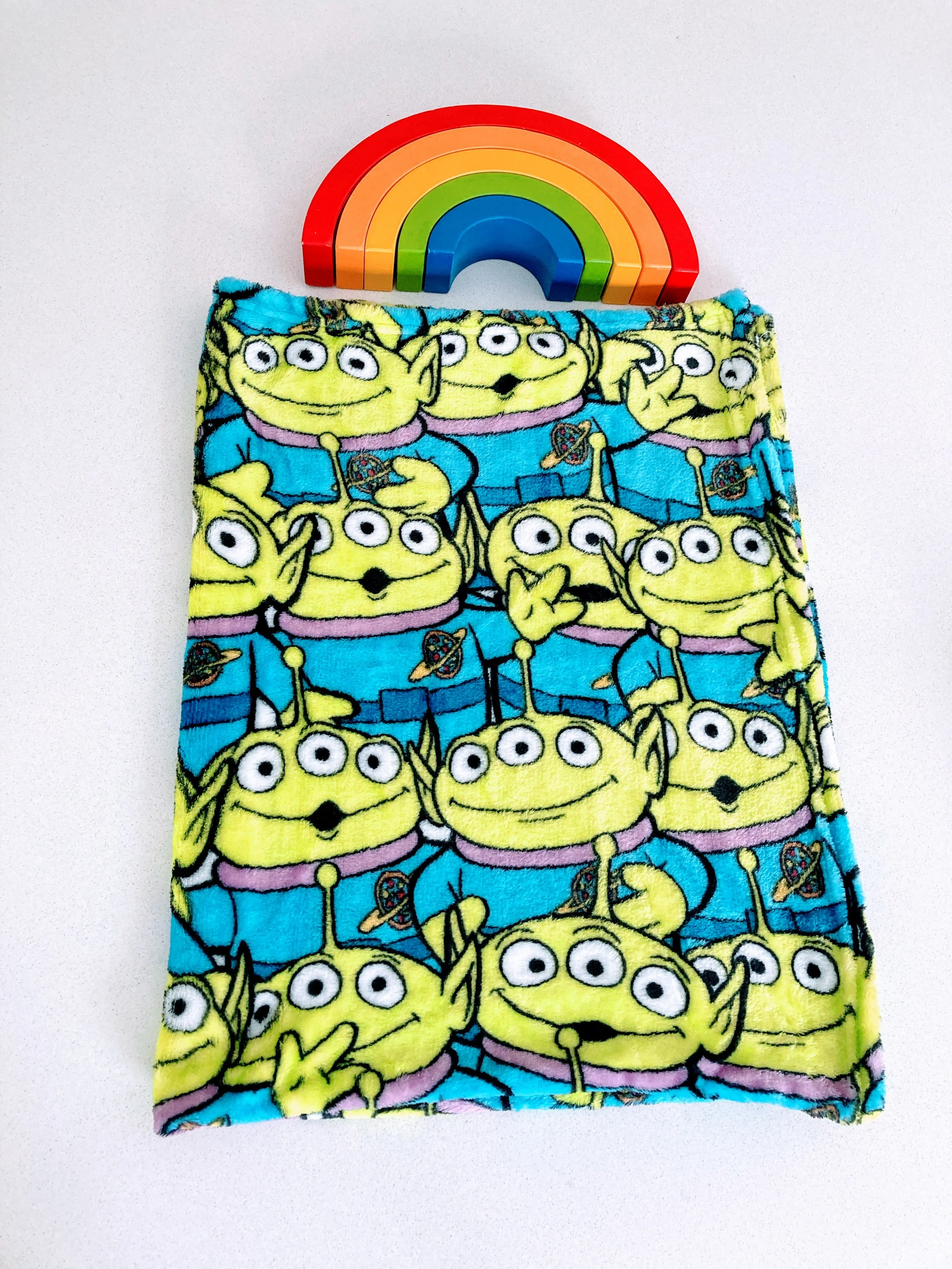 Alien cushion and blanket set