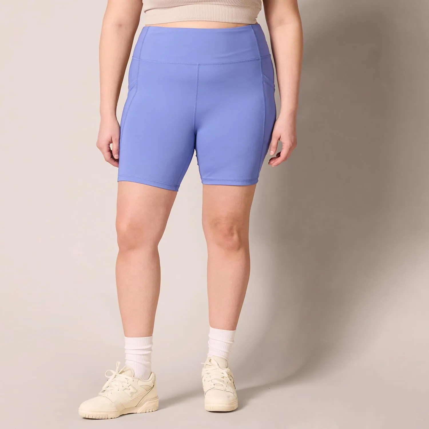 Amazon Essentials Women's Active Sculpt Moisture-Wicking High Waist Biker Shorts with Pockets