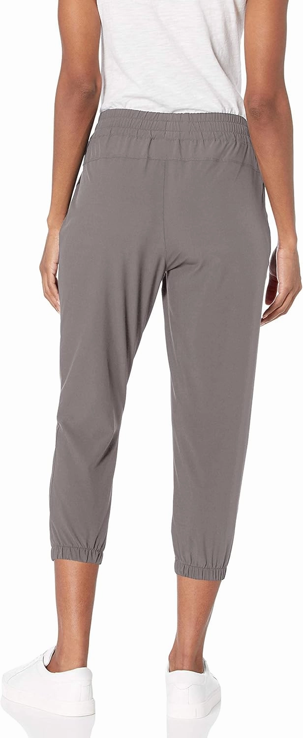 Amazon Essentials Women's Performance Stretch Woven Crop Jogger Pant