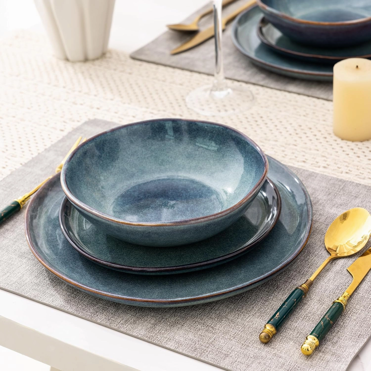 AmorArc Ceramic Dinnerware Sets,Handmade Reactive Glaze Stoneware Plates and Bowls Set,Highly Chip and Crack Resistant | Dishwasher & Microwave Safe Dishes set,Service for 6 (18pc)