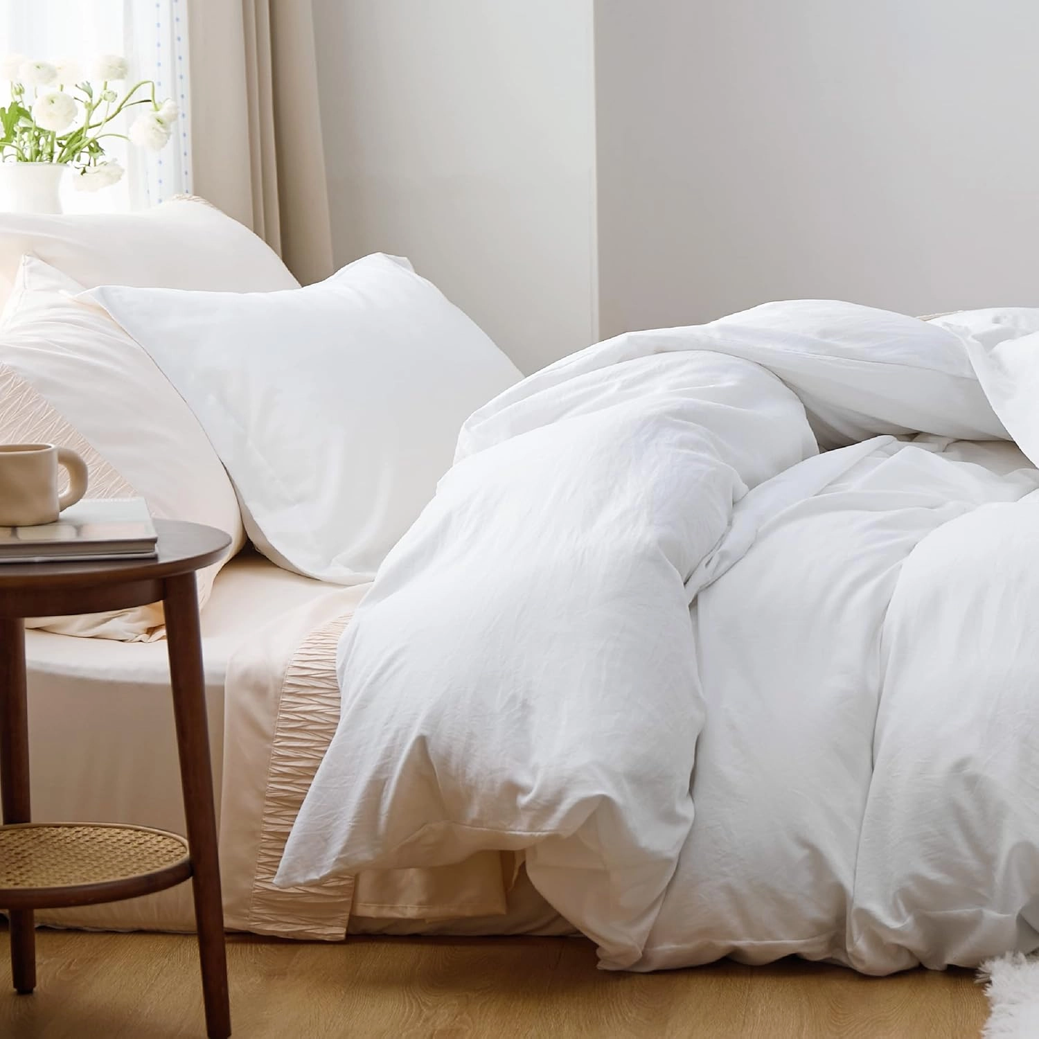 Bedsure White Duvet Cover King Size - 3 Pieces Prewashed Extra Soft Bedding Set, Includes 1 Duvet Cover 104x90 Inches with Zipper Closure & 2 Pillow Shams, Comforter Not Included
