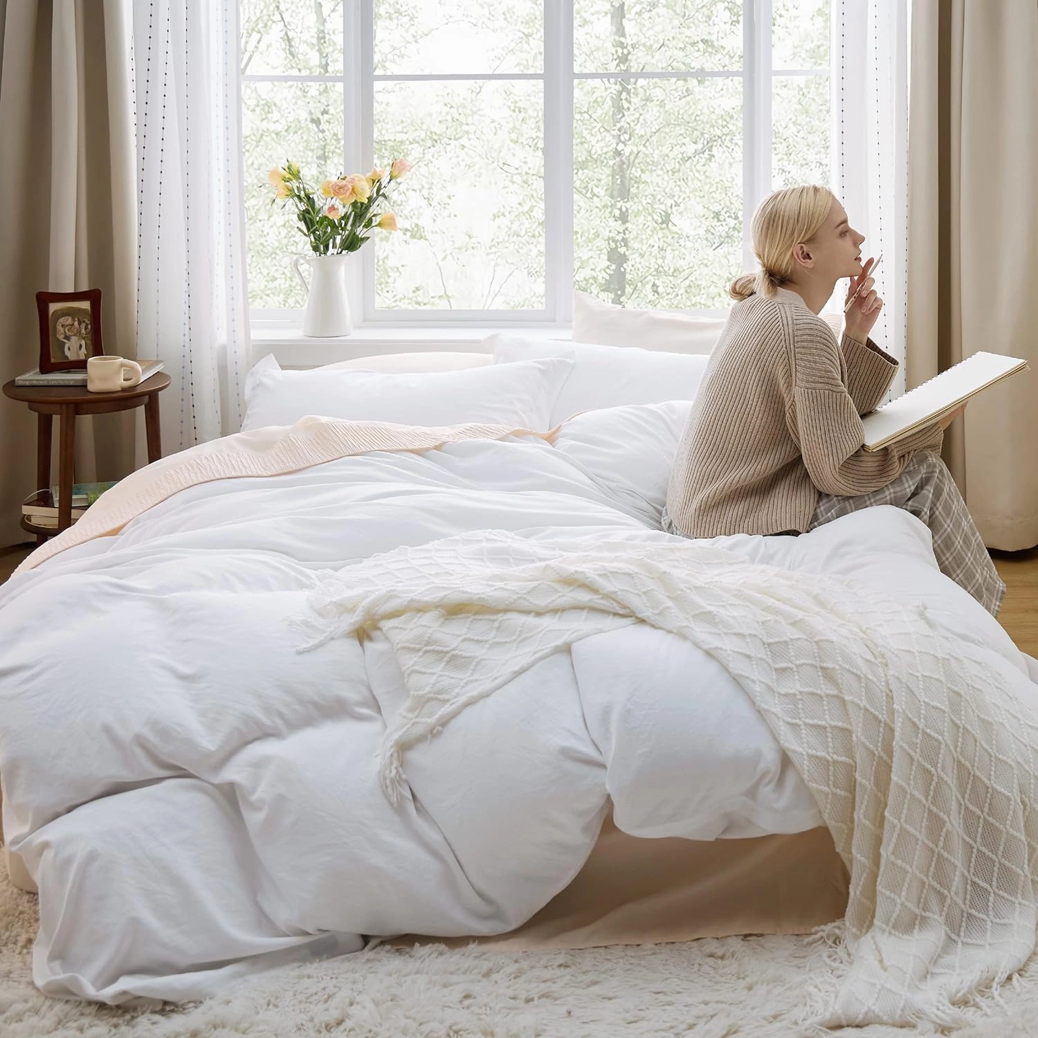 Bedsure White Duvet Cover King Size - 3 Pieces Prewashed Extra Soft Bedding Set, Includes 1 Duvet Cover 104x90 Inches with Zipper Closure & 2 Pillow Shams, Comforter Not Included