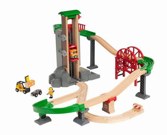 BRIO Set Lift and Load Warehouse Set 32pcs Large Set Best Seller 3yrs  (Bulky Item)