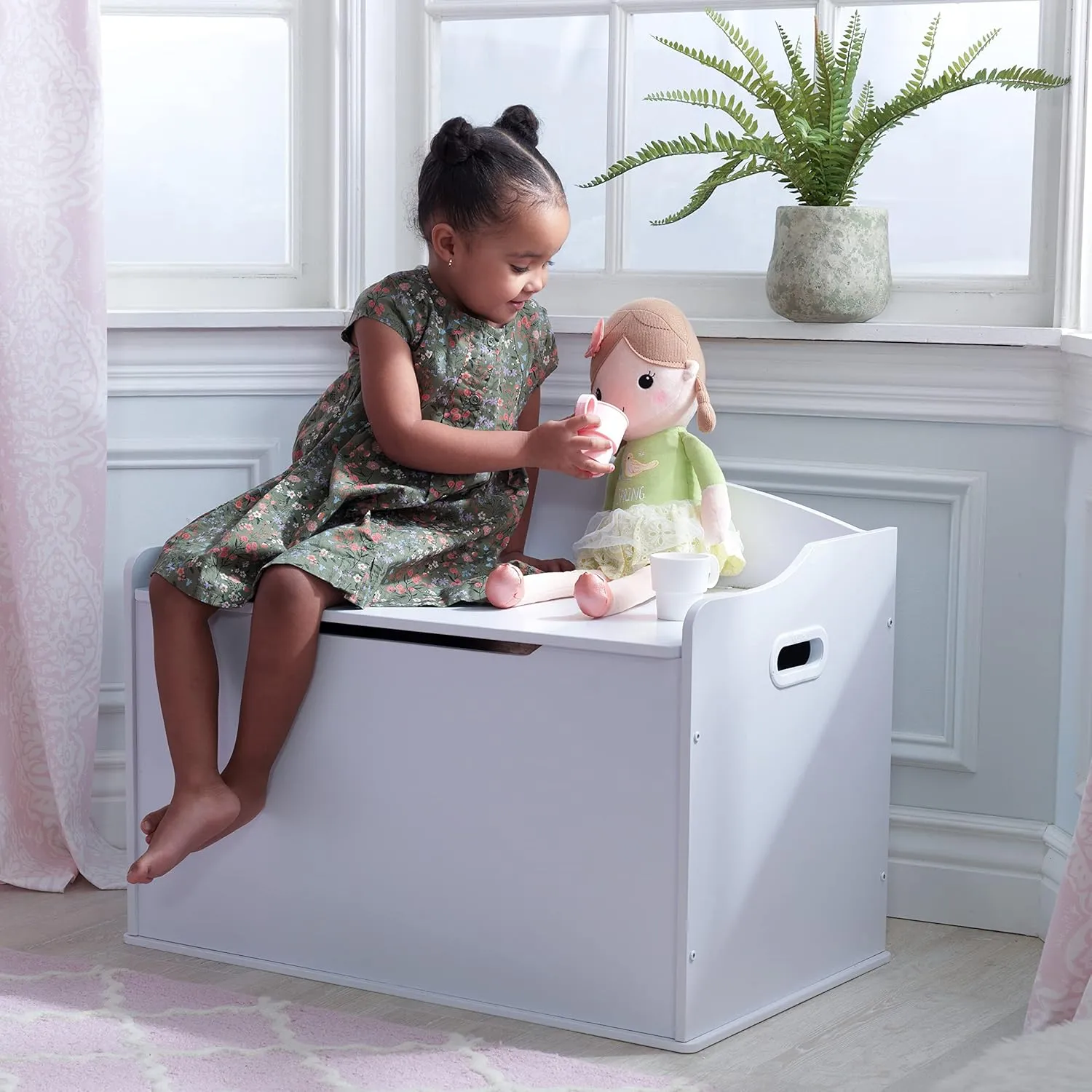 KidKraft Austin Wooden Toy Box/Bench with Safety Hinged Lid, White, Gift for Ages 3 , Amazon Exclusive