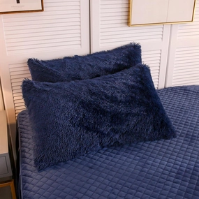 LIFEREVO 2 Pack Royal Blue Faux Fur Pillow Shams,Shaggy Plush Home Decorative Luxury Series Super Soft Furry Pillow Case with Zipper Closure for Home Sofa Couch Decoration,Standard (Navy,20"x26")
