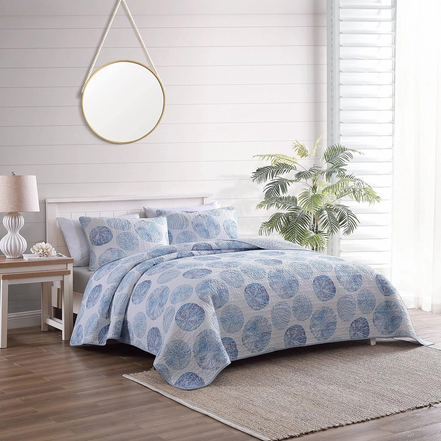 Tommy Bahama - King Quilt Set, Reversible Cotton Bedding with Matching Shams, Coastal Bedding Set for All Seasons (Ocean Isle Blue, King)