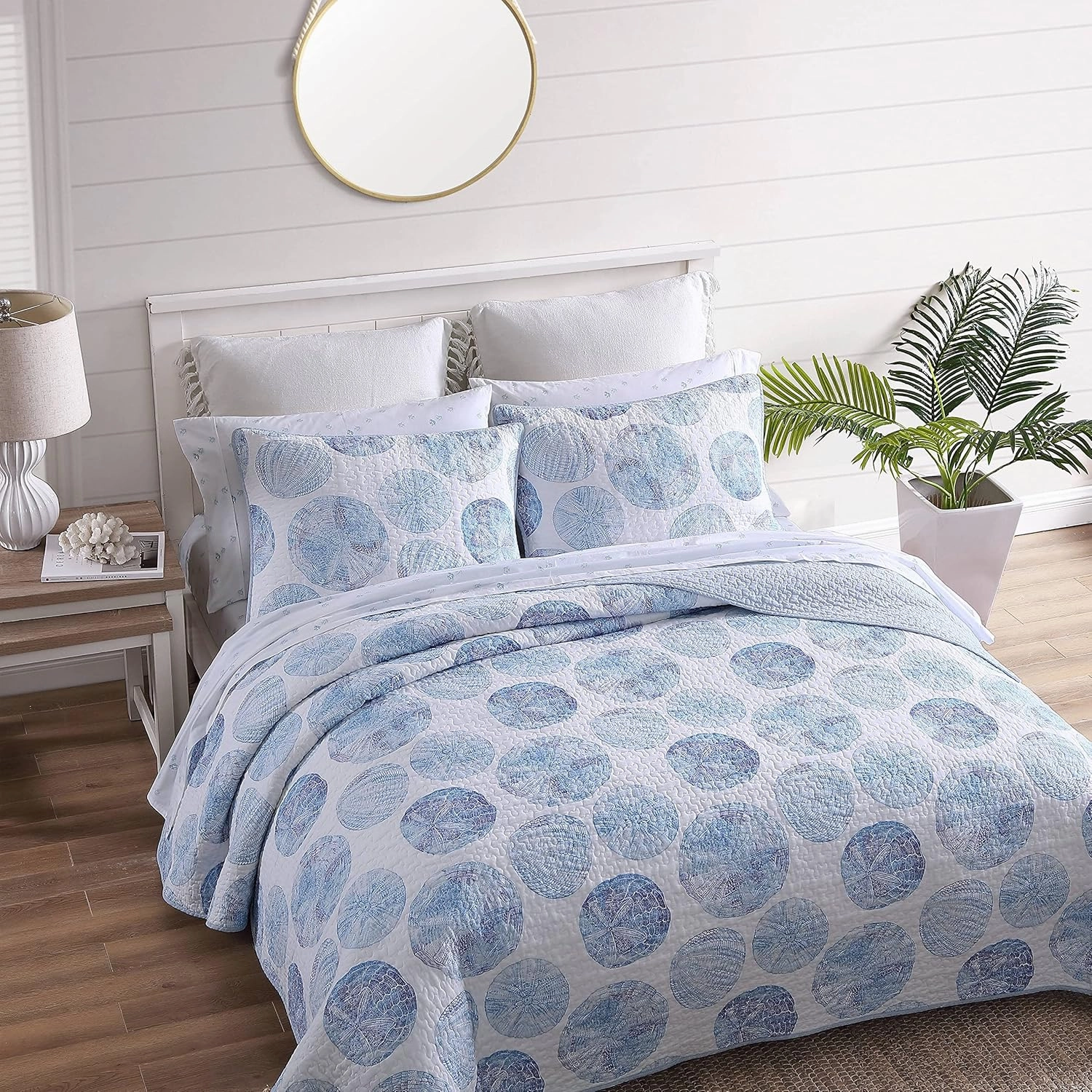 Tommy Bahama - King Quilt Set, Reversible Cotton Bedding with Matching Shams, Coastal Bedding Set for All Seasons (Ocean Isle Blue, King)