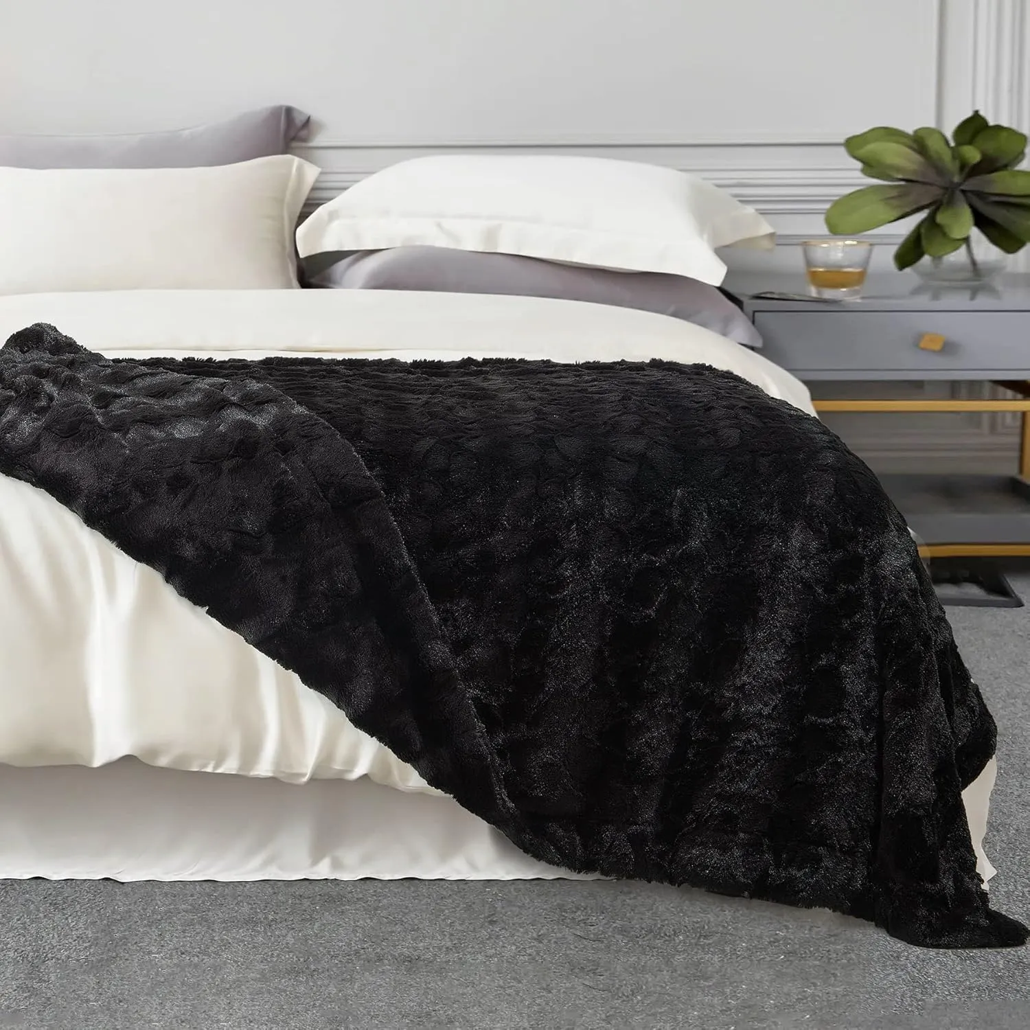 TOONOW Faux Fur Luxury Throw Blanket,Double Side Soft Fluffy Shaggy Fuzzy Blanket for Couch Sofa Bed (Black, Throw)