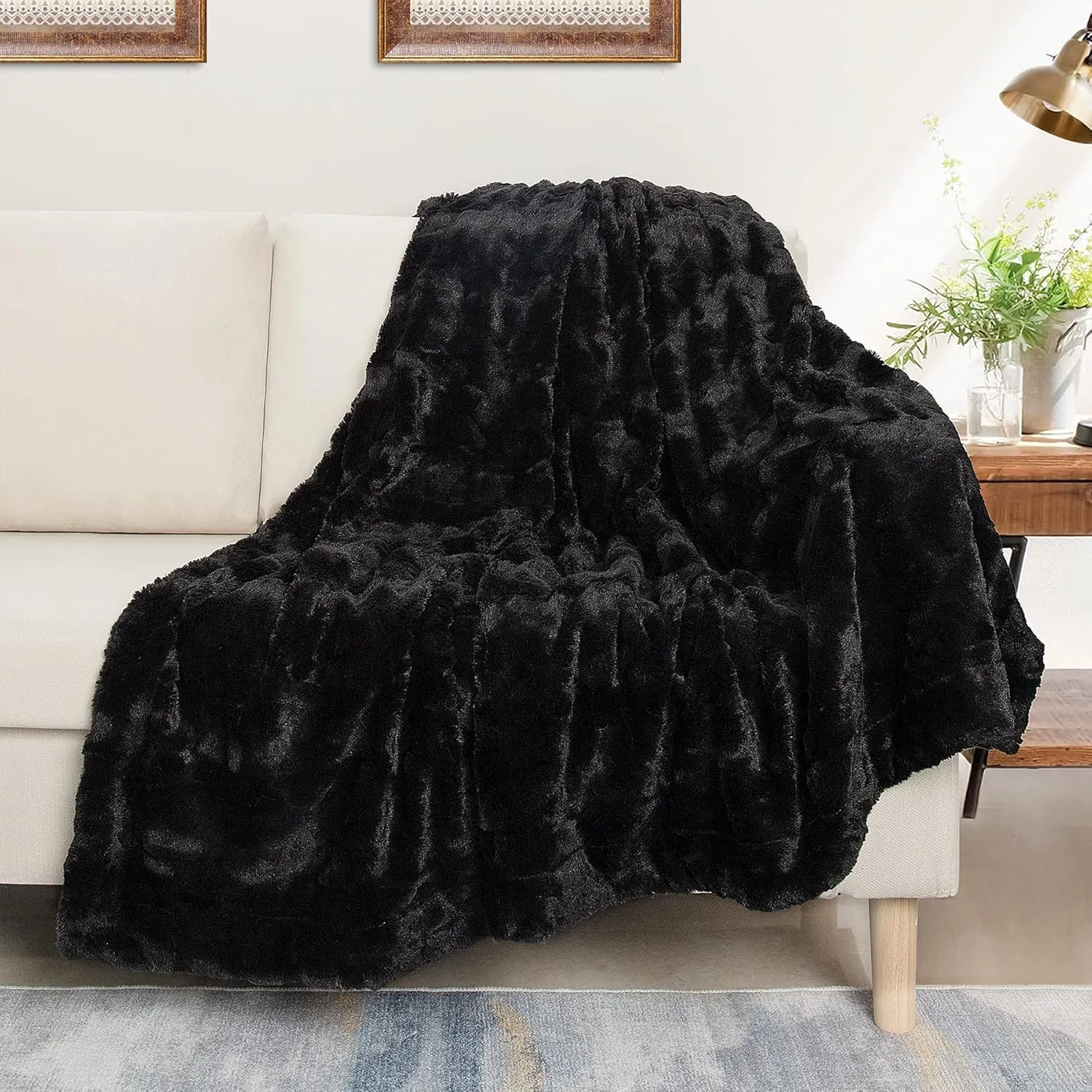 TOONOW Faux Fur Luxury Throw Blanket,Double Side Soft Fluffy Shaggy Fuzzy Blanket for Couch Sofa Bed (Black, Throw)
